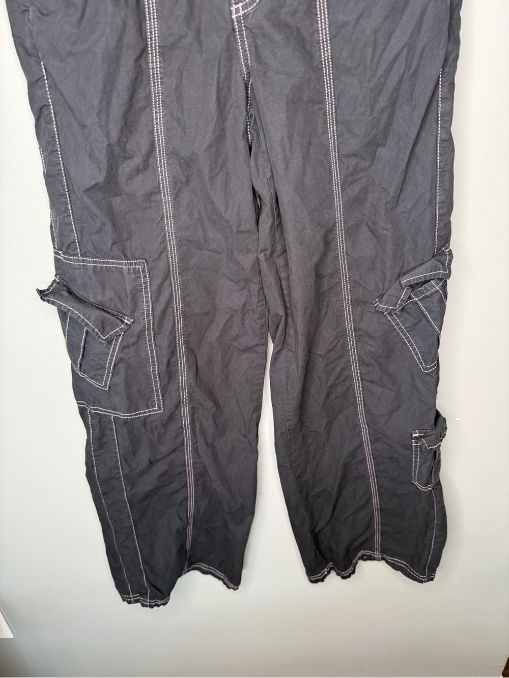 BDG Urban Outfitters Black Contrast Stitch Low Rise Baggy Cargo - Picture 5 of 11
